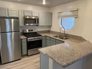 Photo #3: 2558599 Listing 