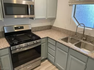 Photo #4: 2558599 Listing 