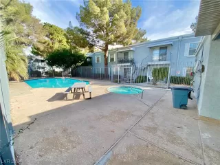 Photo #1: 2558600 Listing 