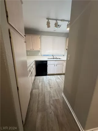 Photo #6: 2558607 Listing 