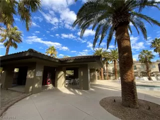 Photo #2: 2558620 Listing 