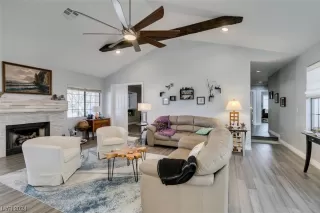 Photo #2: 2558629 Listing 