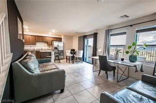 Photo #6: 2558633 Listing 