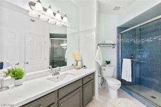 Photo #1: 2558641 Listing