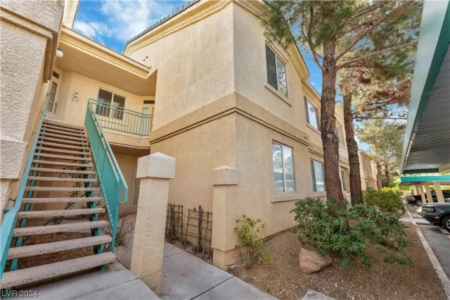 MLS: 2558643 Condo For Sale