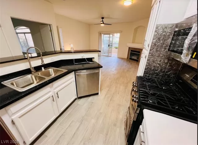 MLS: 2558655 Condo For Sale