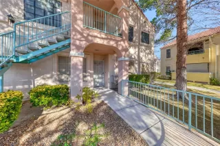 Photo #2: 2558676 Listing