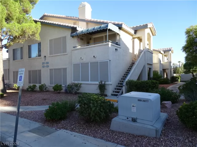 MLS: 2558681 Condo For Sale