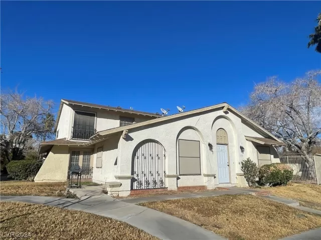 MLS: 2558693 Condo For Sale