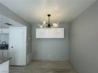 Photo #6: 2558693 Listing 