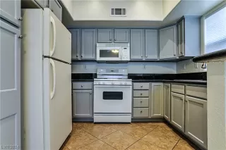 Photo #2: 2558702 Listing 