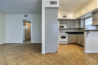Photo #4: 2558702 Listing 