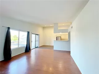 Photo #4: 2558743 Listing 