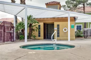 Photo #2: 2558749 Listing 