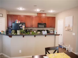 Photo #4: 2558761 Listing 