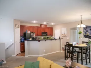 Photo #5: 2558761 Listing 