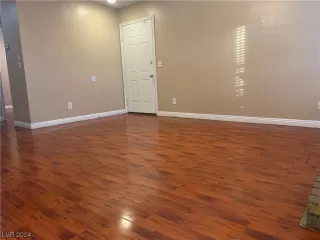 Photo #4: 2558762 Listing 