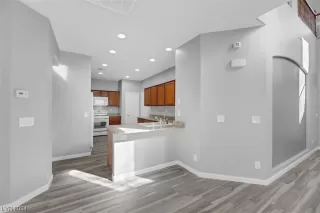 Photo #3: 2558780 Listing 