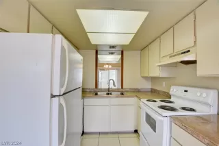 Photo #2: 2558784 Listing 