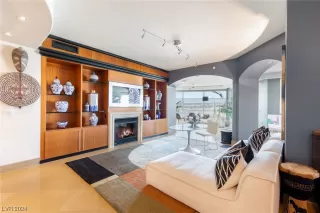 Photo #4: 2558818 Listing