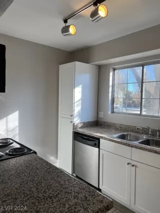 Photo #3: 2558819 Listing 