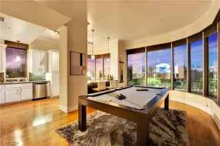 Photo #5: 2558826 Listing