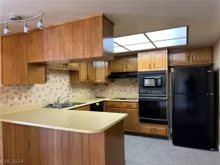 Photo #3: 2558838 Listing