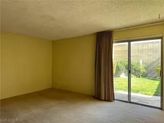 Photo #4: 2558838 Listing