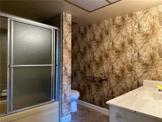 Photo #5: 2558838 Listing