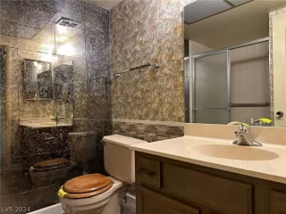 Photo #6: 2558838 Listing