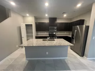 Photo #3: 2558839 Listing 