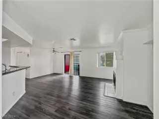 Photo #3: 2558853 Listing 