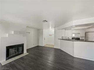 Photo #4: 2558853 Listing 