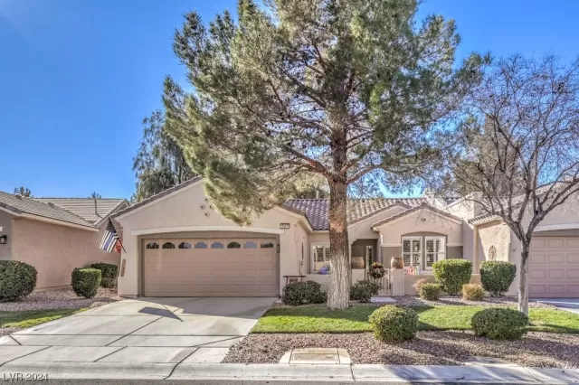 MLS: 2558857 Condo For Sale