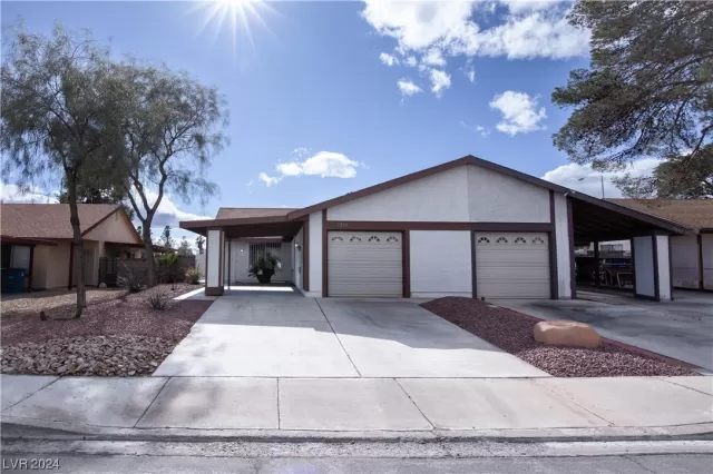 MLS: 2558863 Condo For Sale