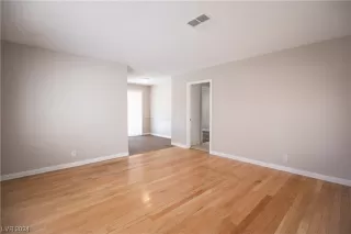 Photo #5: 2558863 Listing 