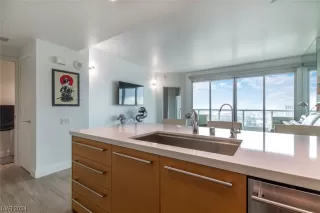 Photo #2: 2558884 Listing