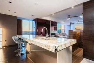 Photo #4: 2558902 Listing 