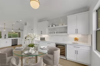 Photo #1: 2558910 Listing 