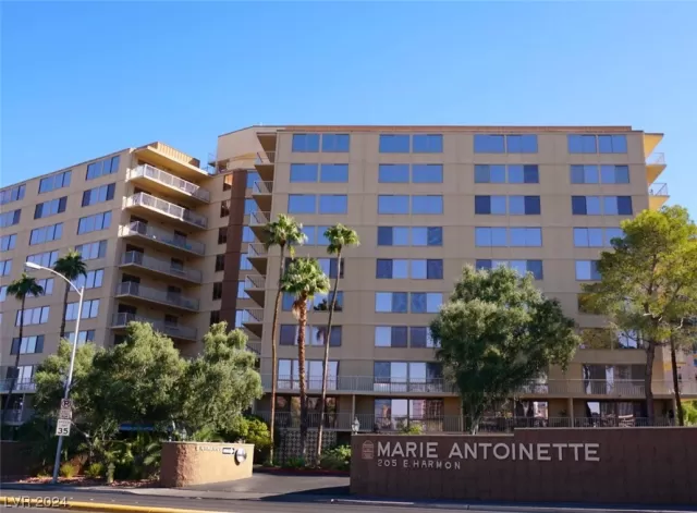 MLS: 2558913 Condo For Sale