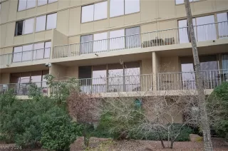 Photo #2: 2558913 Listing 