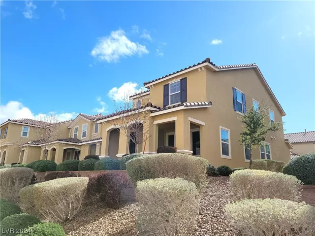 MLS: 2558925 Condo For Sale