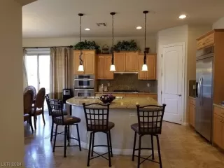 Photo #2: 2558957 Listing 