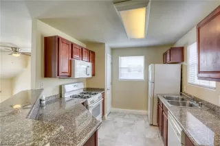 Photo #1: 2558964 Listing