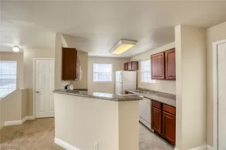 Photo #3: 2558964 Listing