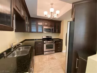 Photo #5: 2558972 Listing