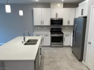 Photo #3: 2558992 Listing 