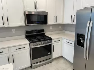 Photo #4: 2558992 Listing 