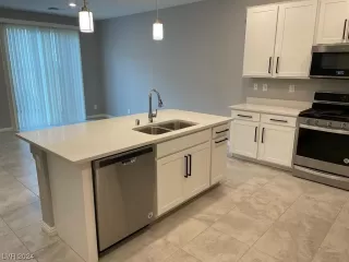 Photo #5: 2558992 Listing 