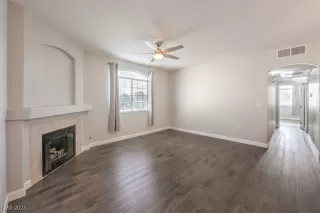 Photo #3: 2559000 Listing